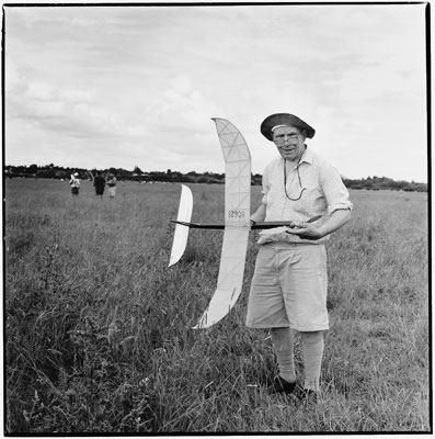 John H Wright. He comes from the Isle of Wight. A member of the Croydon model aircraft club. Since 1941 there has been a meet here on the meadow - It's the day of the Annual Oxford Model flying club rally. 23rd June 2002 by Adrian Arbib