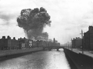 Blowing Up the Four Courts, Dublin, 1922, Cashman Collection